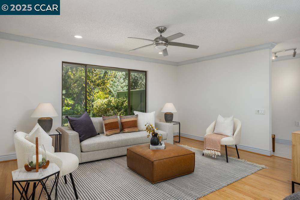 Walnut Creek, CA 94595,2432 Pine Knoll Dr #4