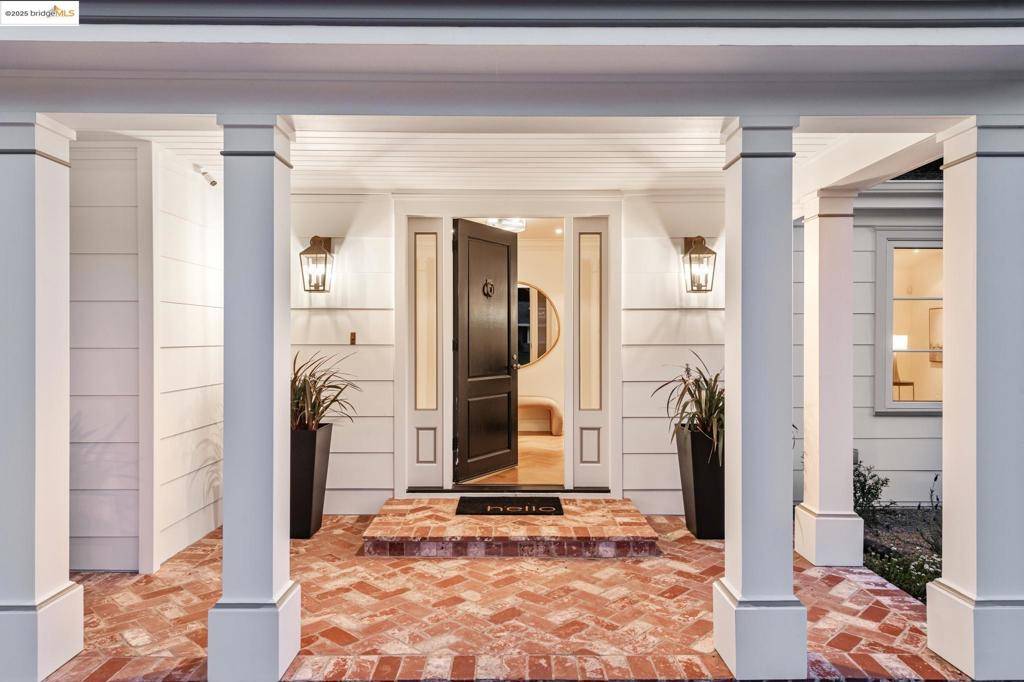 Orinda, CA 94563,457 Dalewood Dr