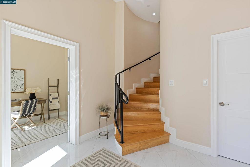 Oakland, CA 94611,1860 Arrowhead Dr
