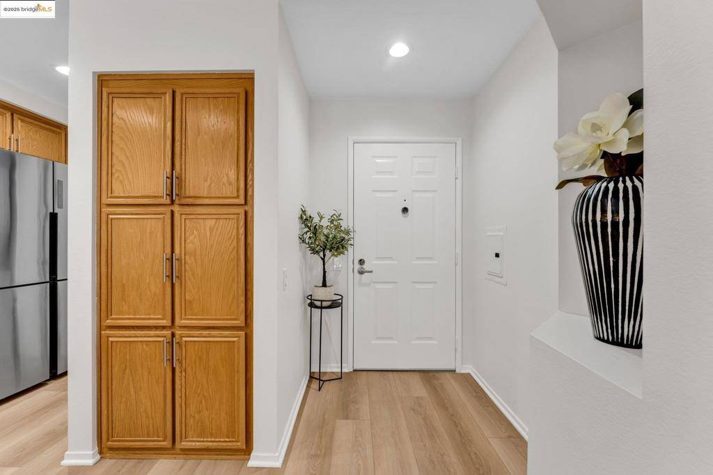 Oakland, CA 94618,240 Caldecott #209