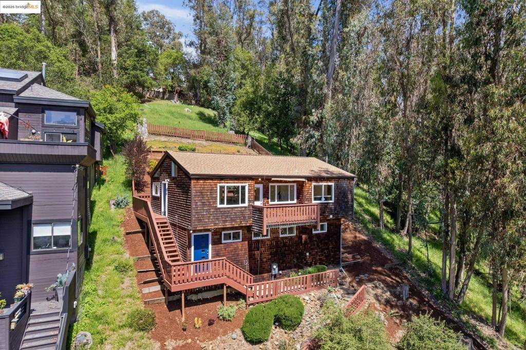 Oakland, CA 94611,6980 Pinehaven Rd