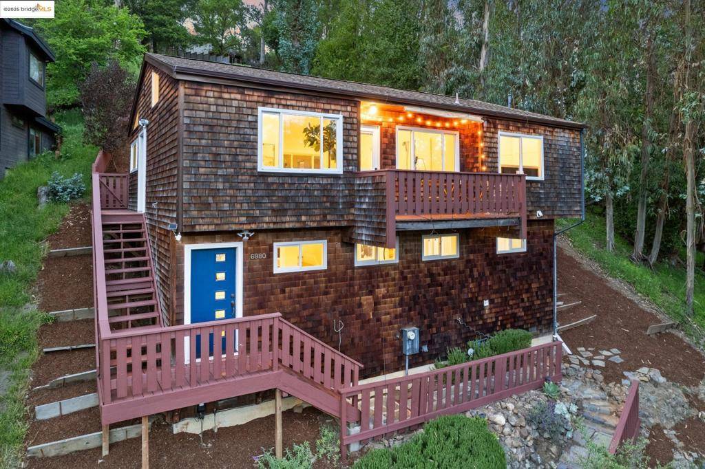 Oakland, CA 94611,6980 Pinehaven Rd