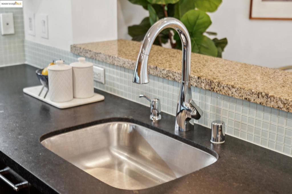 170 King St #504 San Francisco, CA 94107
