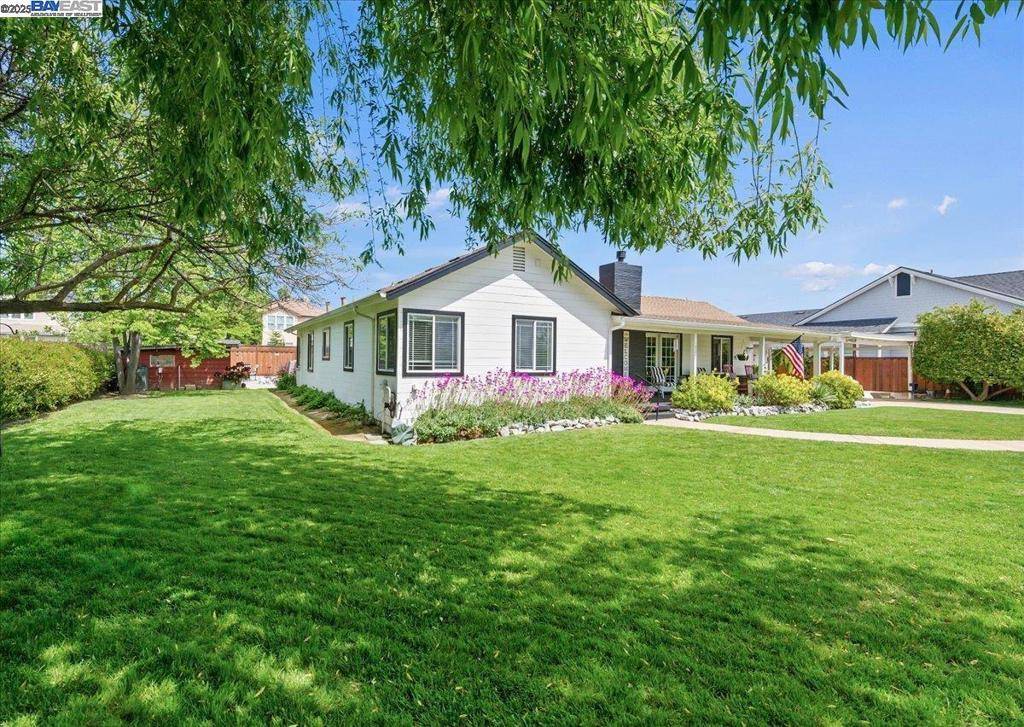 Pleasanton, CA 94566,1027 Rose Ave