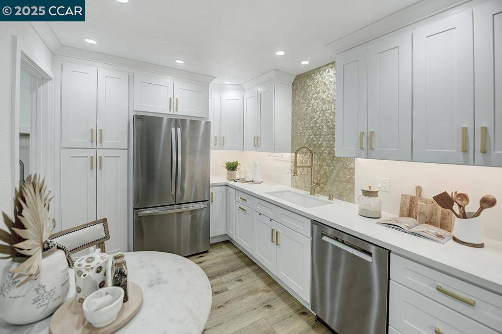 Walnut Creek, CA 94595,3064 Rossmoor Pkwy #6
