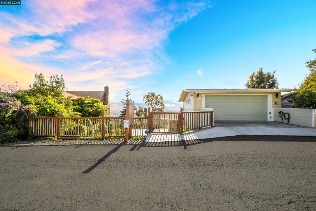 San Pablo, CA 94806,5929 Harbor View Ave