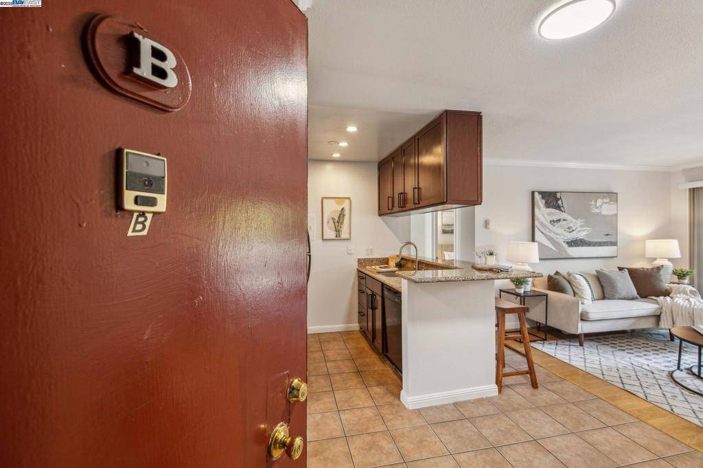 San Bruno, CA 94066,141 Piccadilly Pl #B