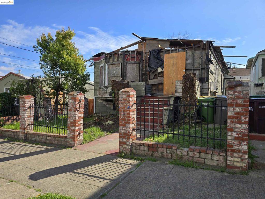Oakland, CA 94602,2977 School St