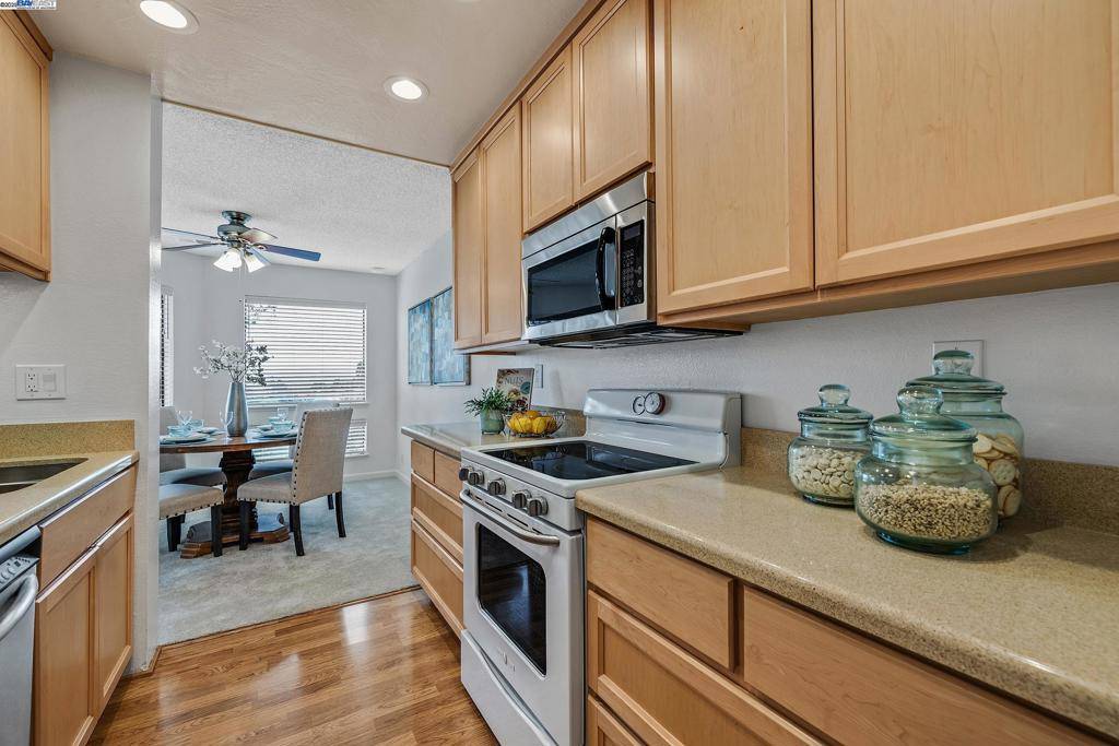 Hayward, CA 94546,21109 Gary Dr #209