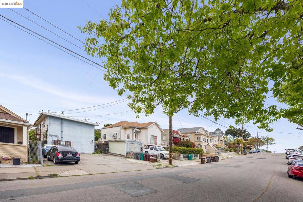 Oakland, CA 94606,2120 E 22nd St
