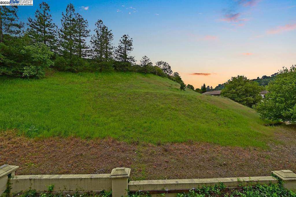 Moraga, CA 94556,13 Kendall Cir