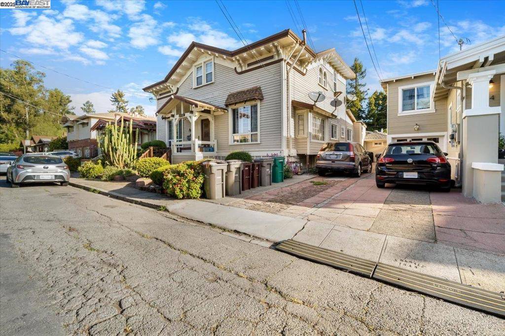 Oakland, CA 94602,2550 Pleasant St