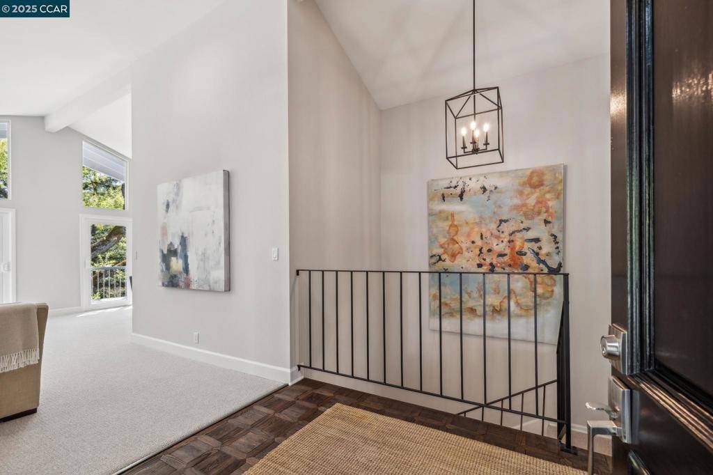 Orinda, CA 94563-1101,25 Coachwood Terrace