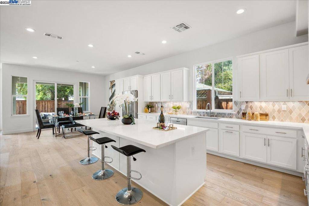 Fremont, CA 94538-1100,39009 Bernadine Dutra Cmn