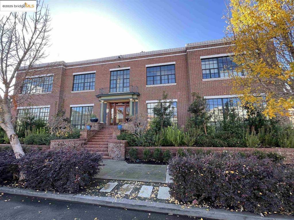 Oakland, CA 94606,425 E 11Th St #15