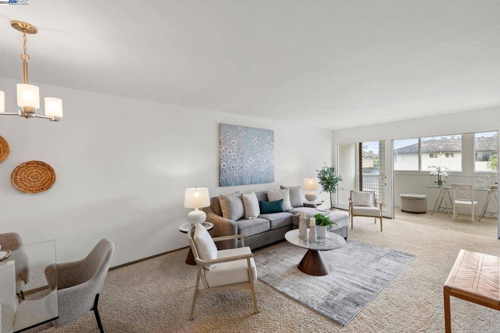 Alameda, CA 94501,2137 Otis Dr #107