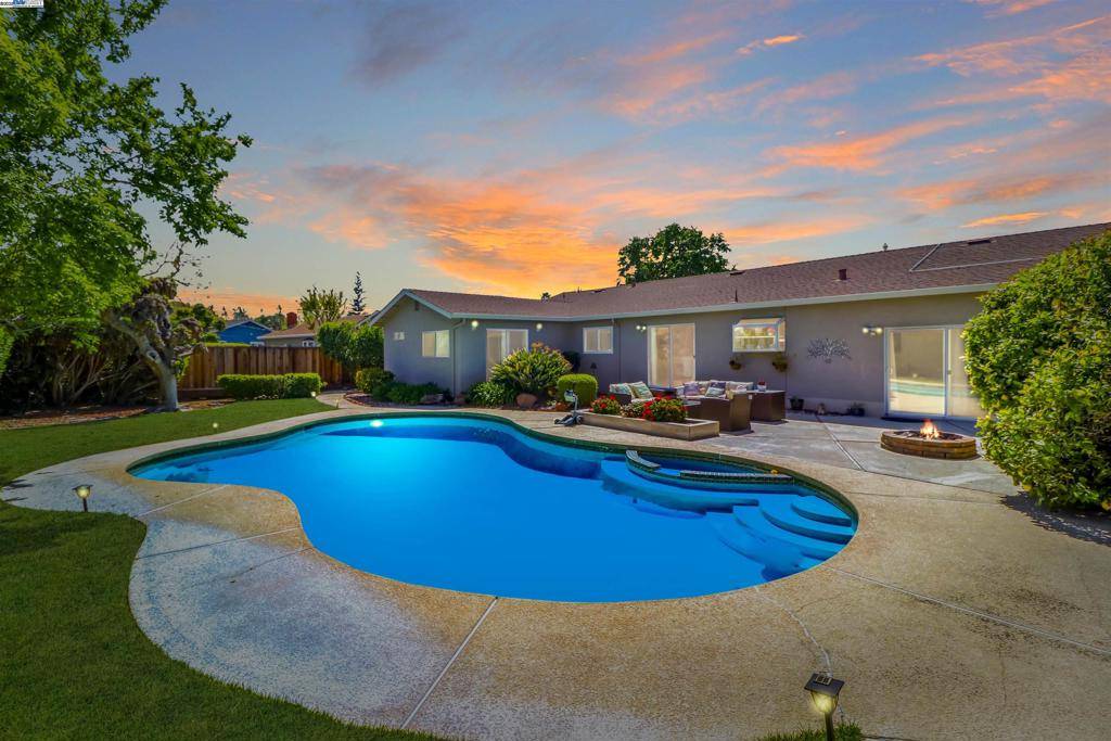 Walnut Creek, CA 94598,912 Kane Cir