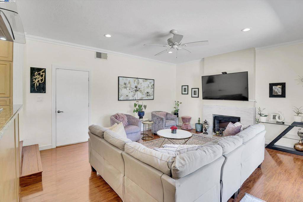 Walnut Creek, CA 94598,912 Kane Cir