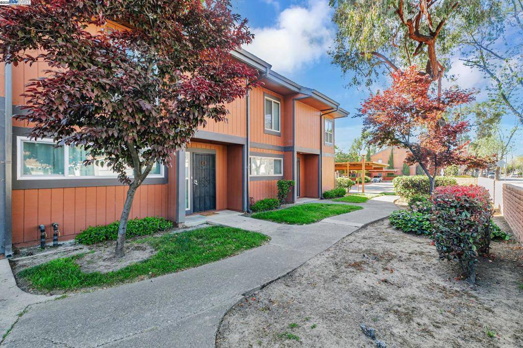 Fremont, CA 94536,38627 Cherry Ln #9