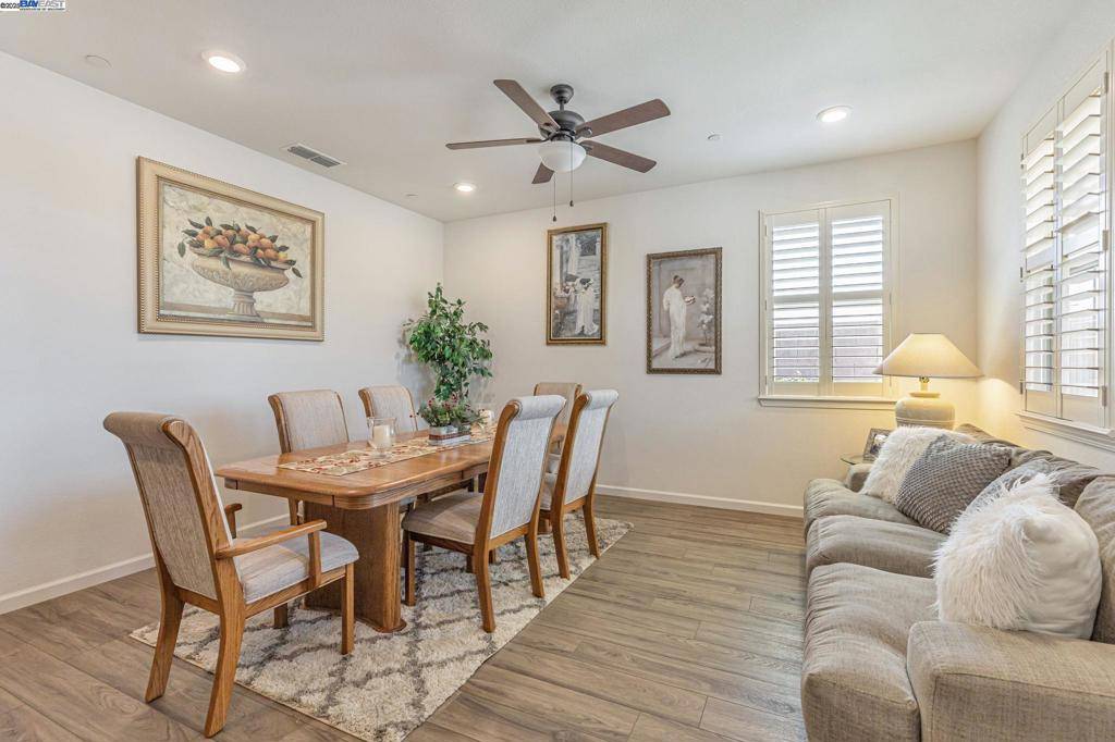 Sacramento, CA 95829,9253 Thimbleberry Dr