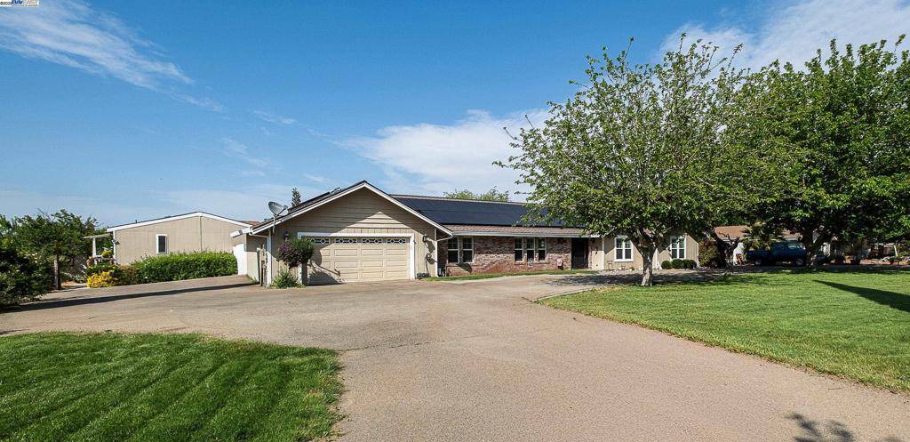 Tracy, CA 95377,7737 Stearman Rd