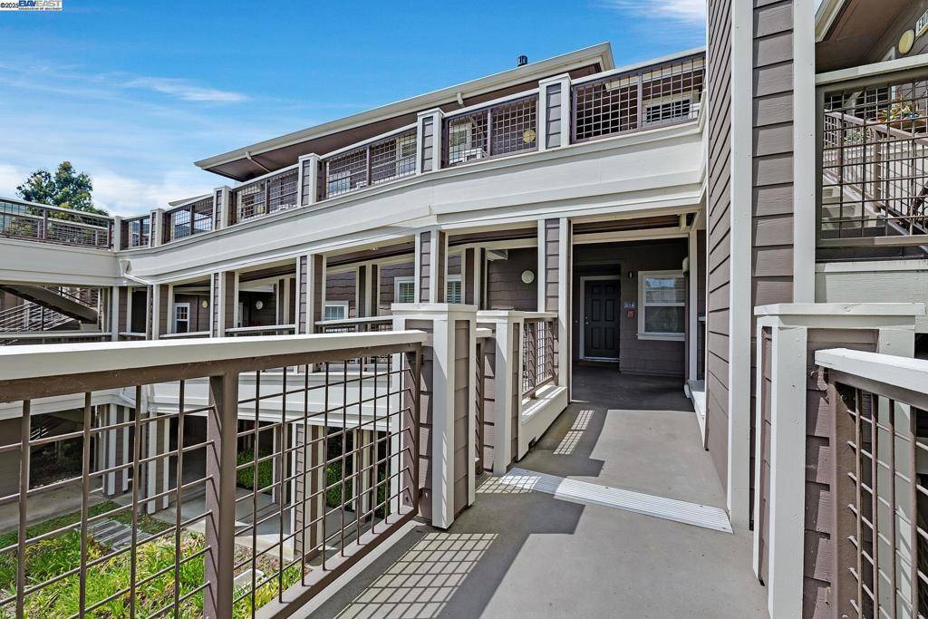 Brisbane, CA 94005,324 Swallowtail Ct