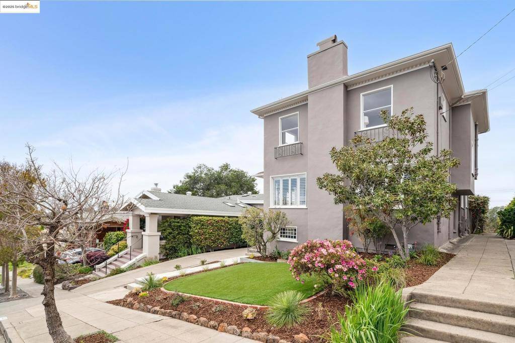 Oakland, CA 94602,4633 Edgewood Ave