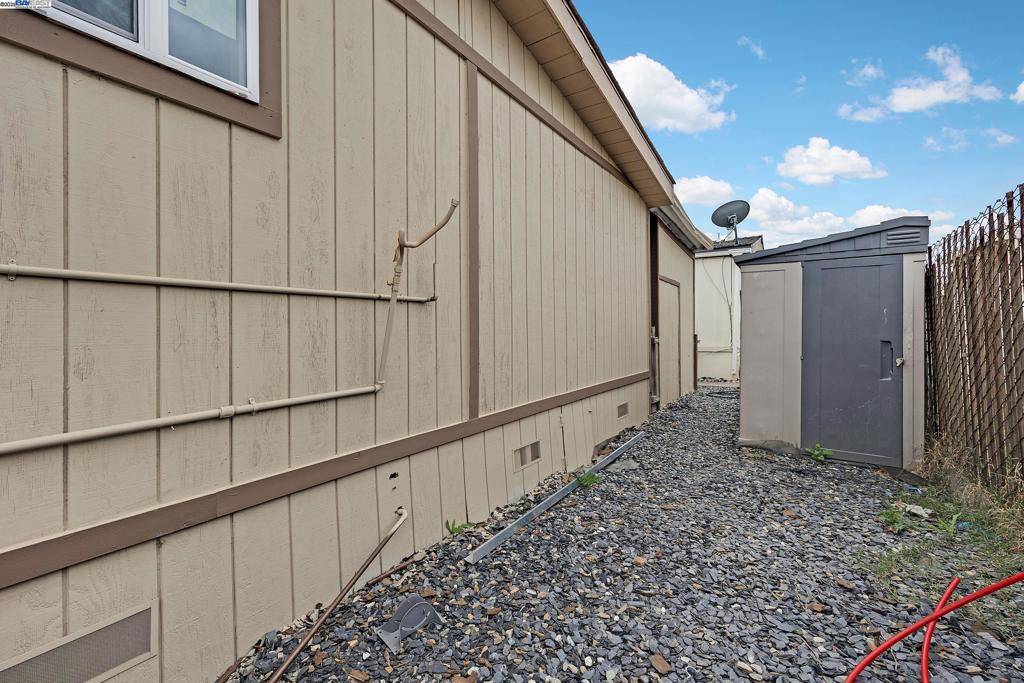 Tracy, CA 95376,812 W Clover Rd