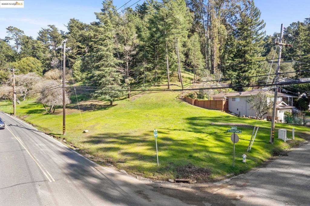 Oakland, CA 94611,6658 Shepherd Canyon
