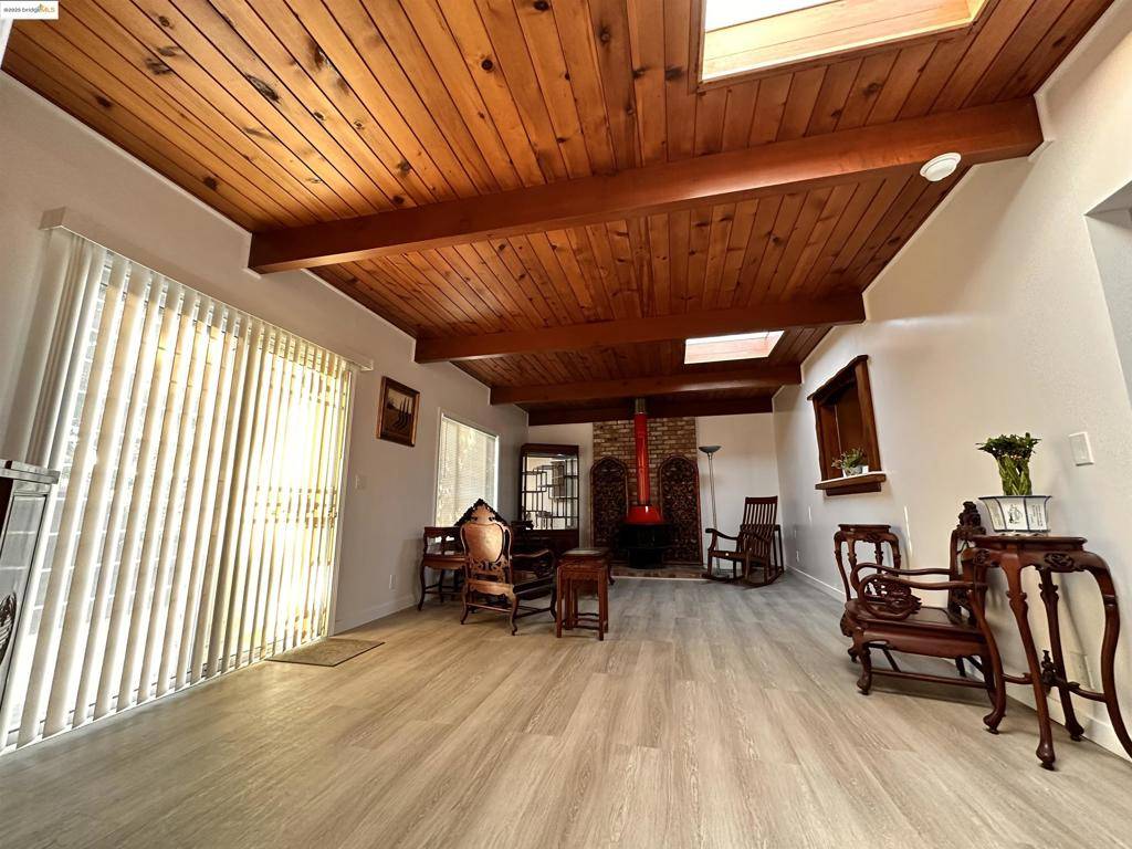 Richmond, CA 94805,615 38Th St