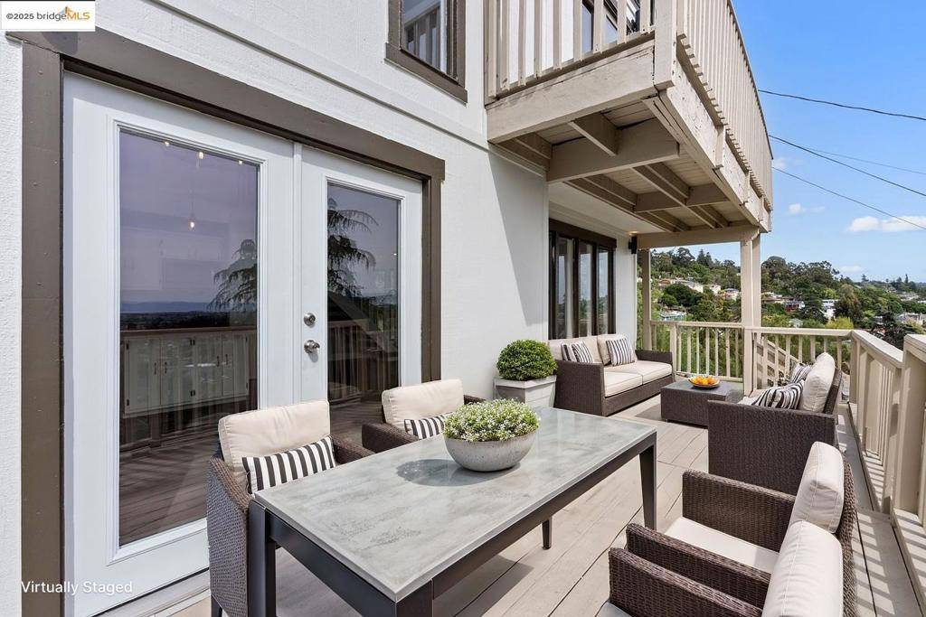 Oakland, CA 94605,7008 Outlook Ave