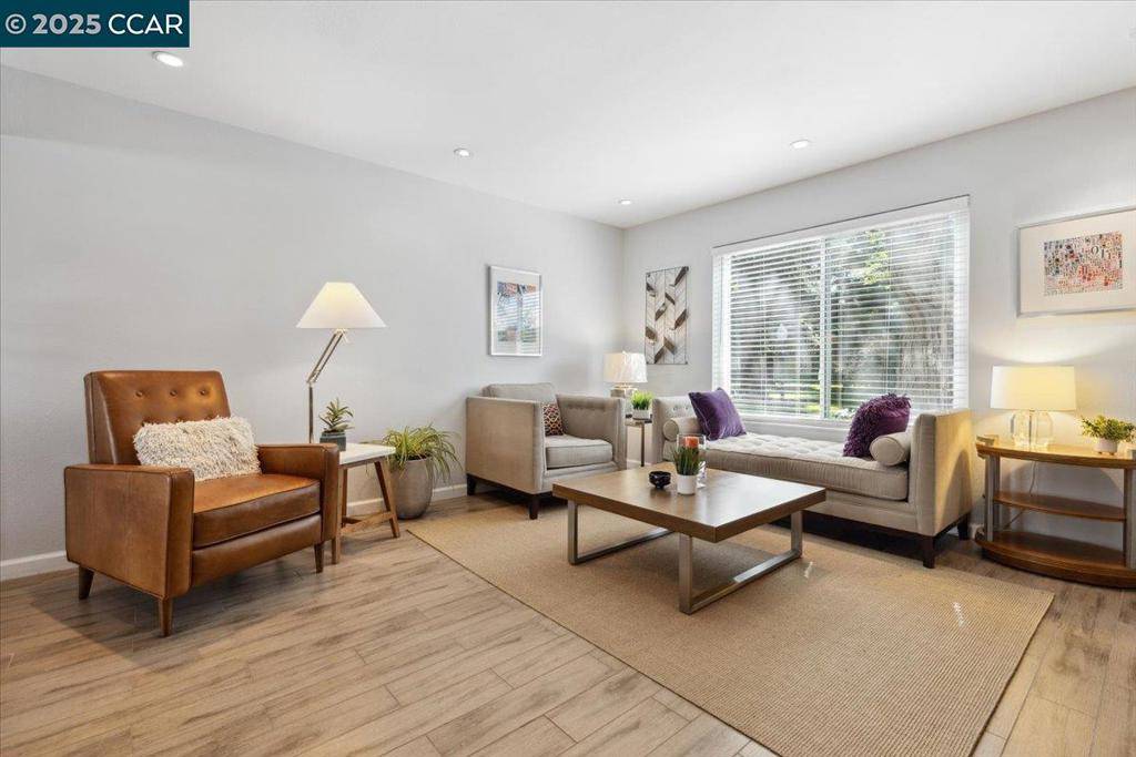 Concord, CA 94520,1237 Pine Creek Way #B