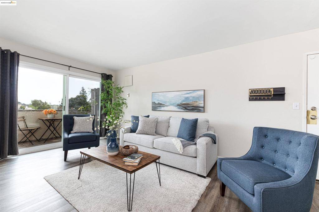 Oakland, CA 94610,360 Vernon St #209