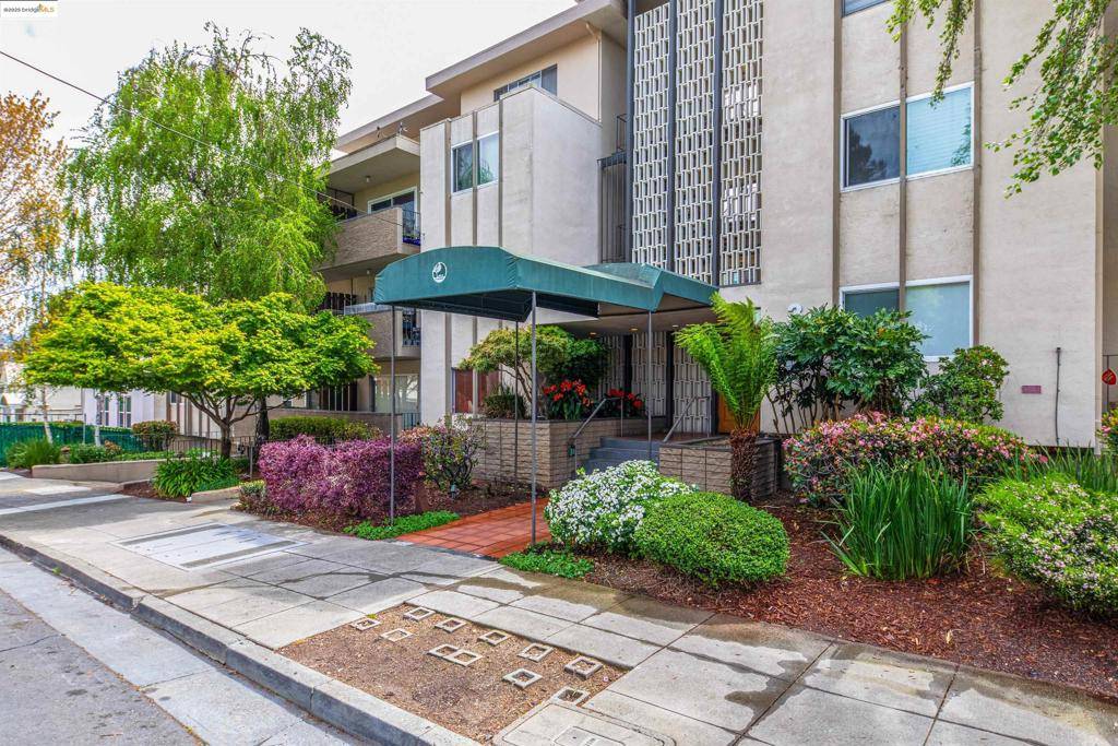Oakland, CA 94610,360 Vernon St #209