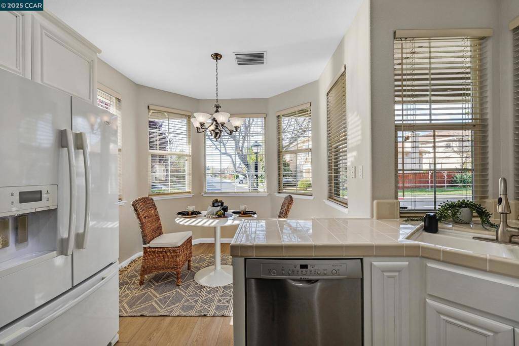 Pleasanton, CA 94588,5001 Porta Rossa Cir