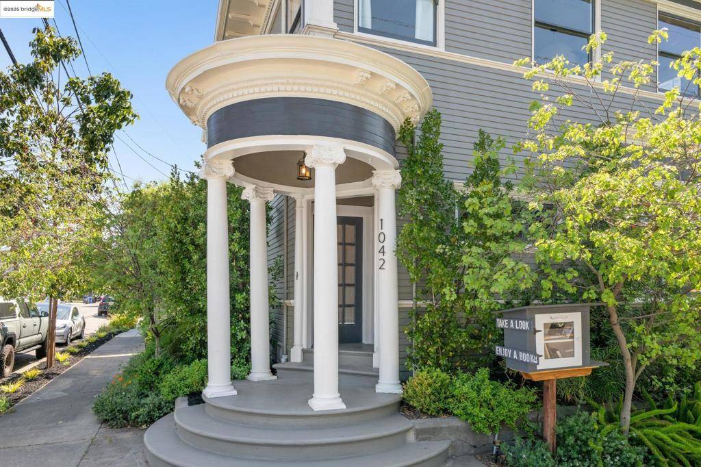 Alameda, CA 94501,1042 Santa Clara Ave