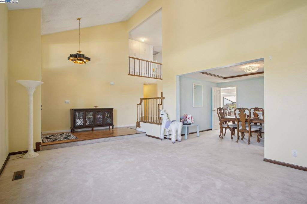 Fremont, CA 94555,33766 Whimbrel Rd