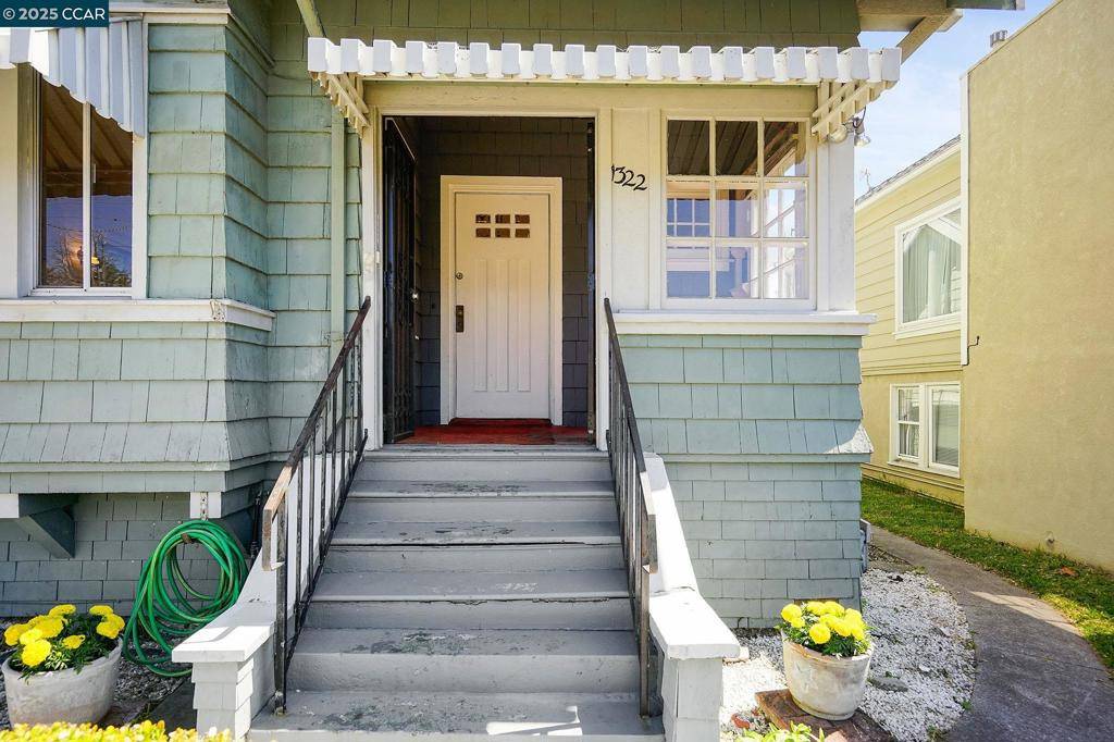 Berkeley, CA 94702,1322 Virginia Street