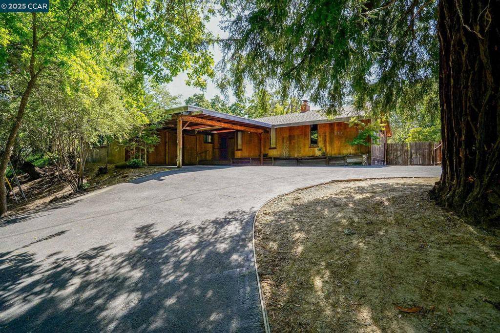 Walnut Creek, CA 94598,586 Lakewood Cir
