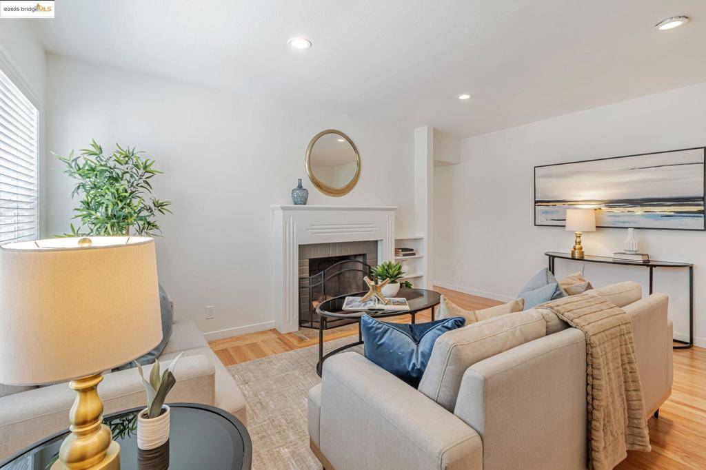 Oakland, CA 94605,8061 Greenly Dr