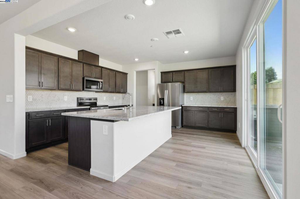 Antioch, CA 94509,5204 Cardinal Court