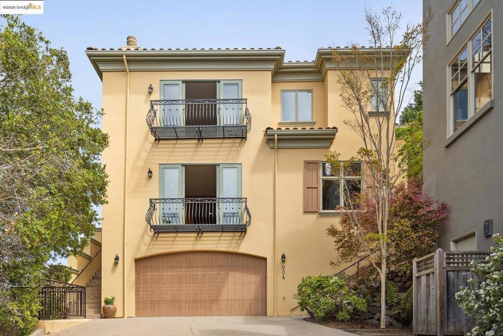 Berkeley, CA 94705,904 Alvarado Rd