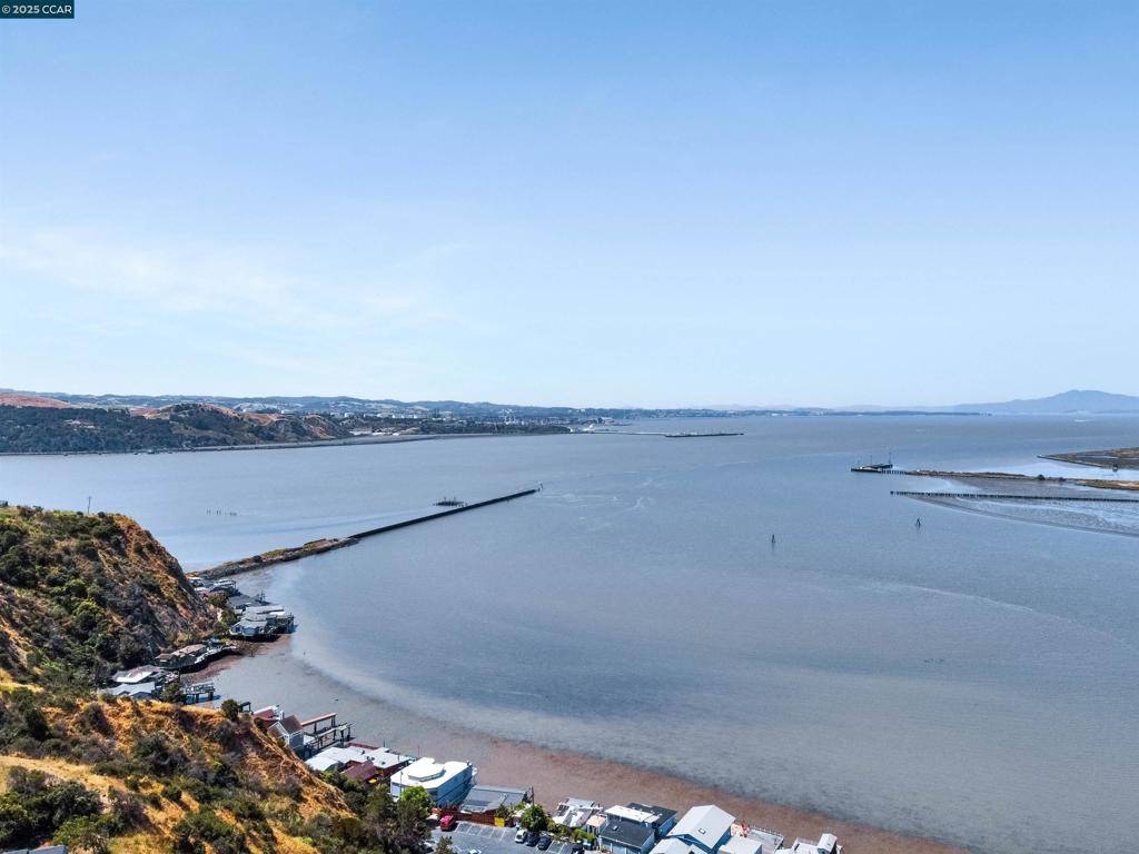 Vallejo, CA 94590,201 Sandy beach Road