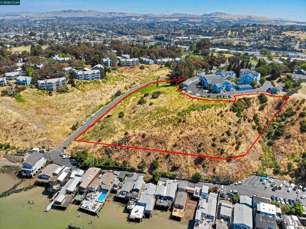 Vallejo, CA 94590,201 Sandy beach Road