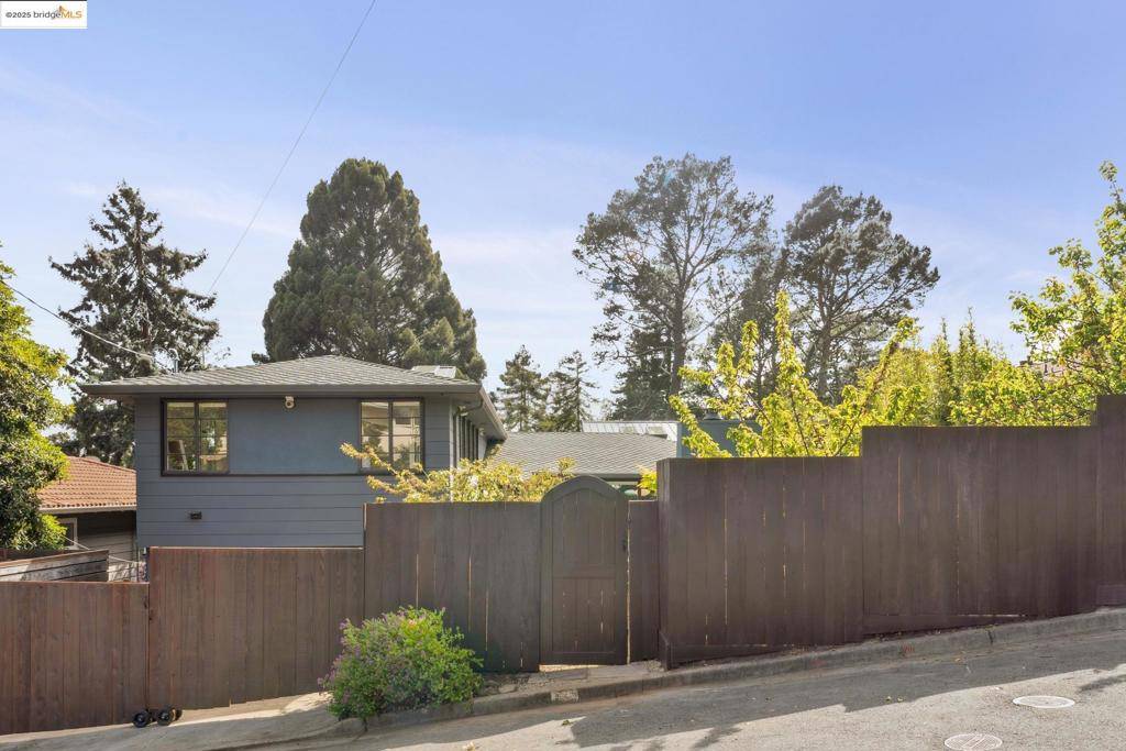 Kensington, CA 94707,16 Kerr Avenue