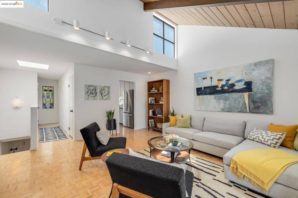 Berkeley, CA 94709,1364 Henry St