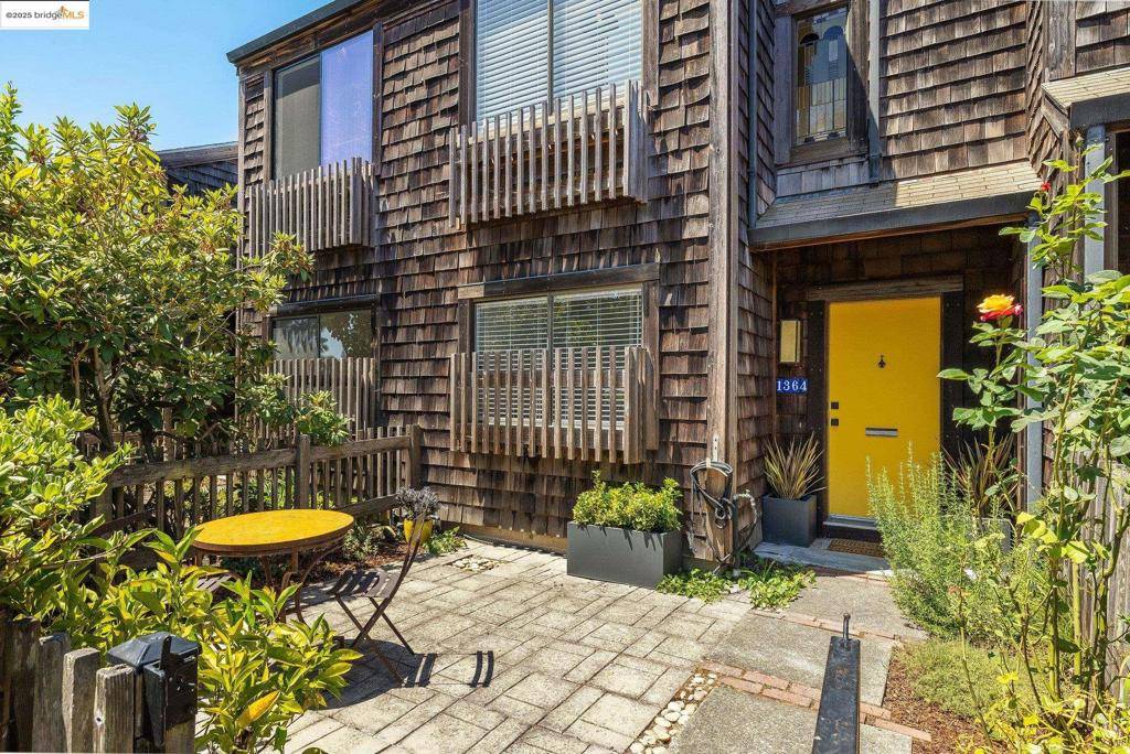 Berkeley, CA 94709,1364 Henry St