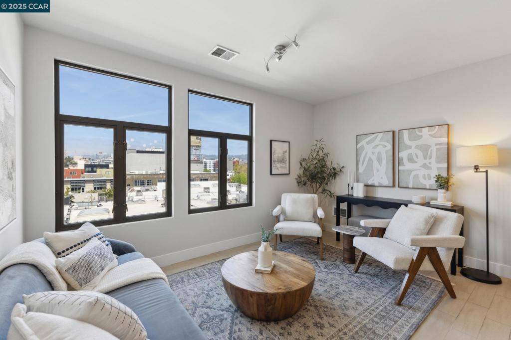 Oakland, CA 94612,438 W Grand Ave #510