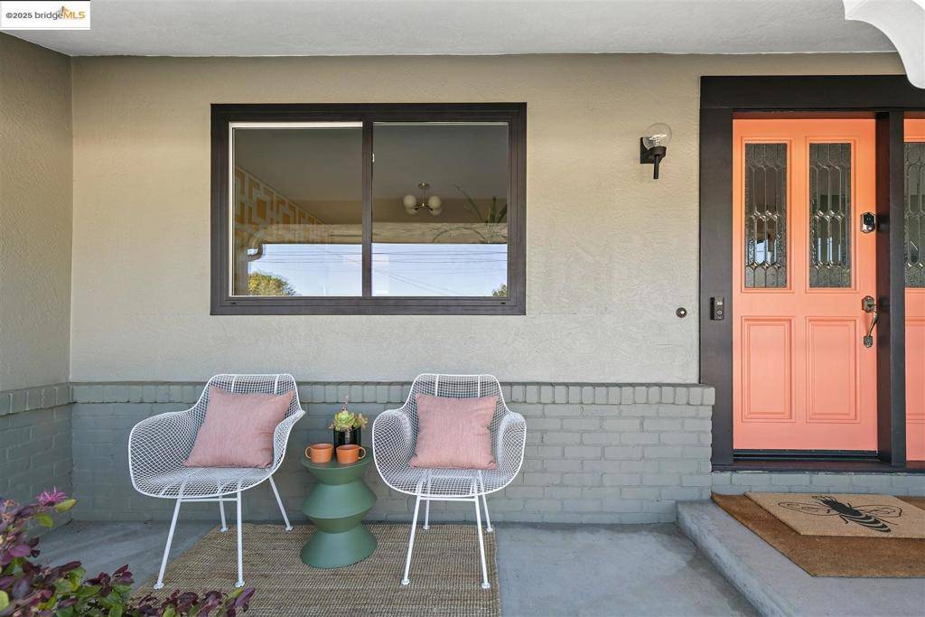 San Leandro, CA 94577,2573 Lakeview Dr