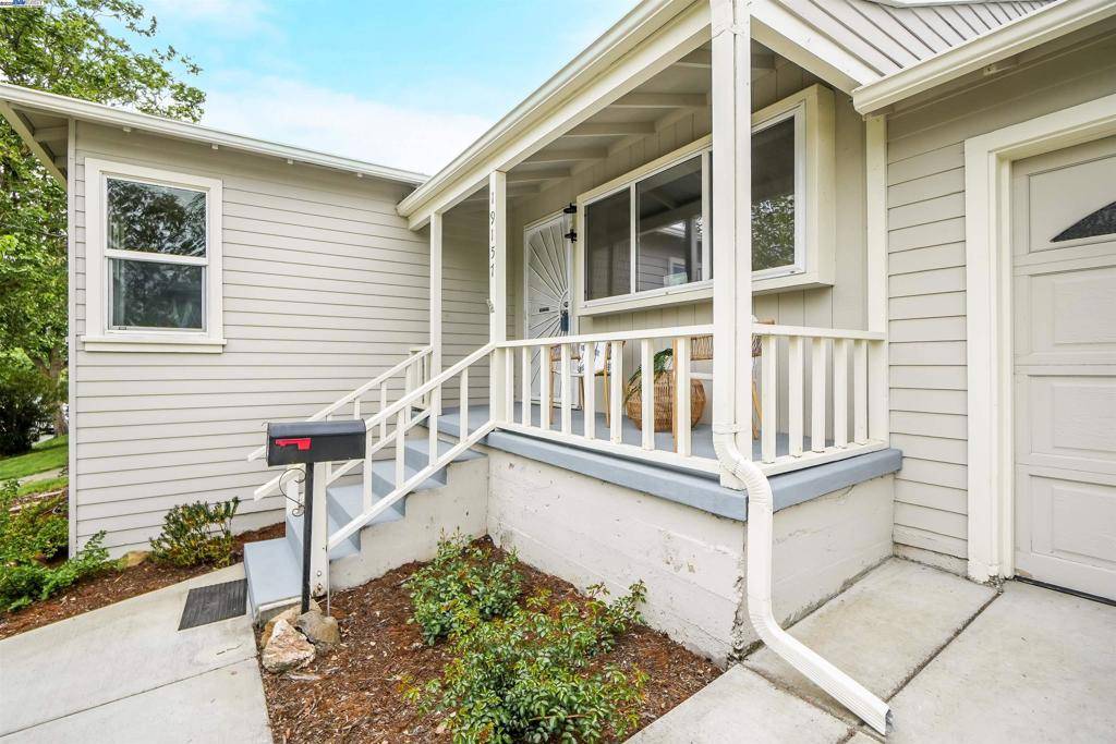 Castro Valley, CA 94546,19157 San Miguel Ave